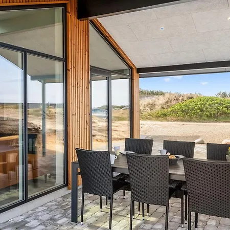 Helga - 650m From The Sea By Interhome